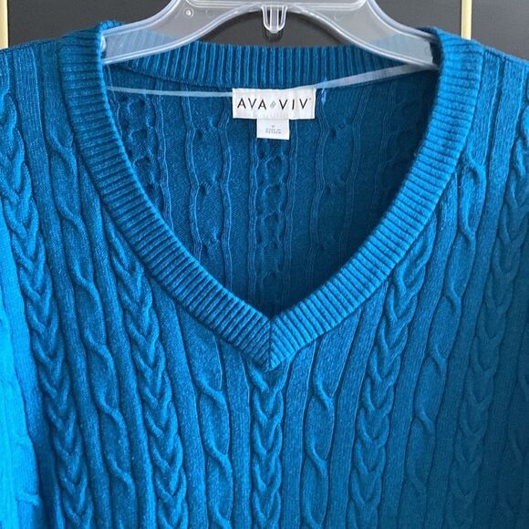 Ava & Viv Dark Green Knitted V-neck Long Sleeve Sweater - Picture 3 of 8